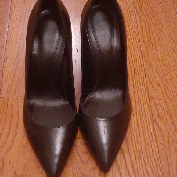 CLOSET clearance - Picture 3 of 6